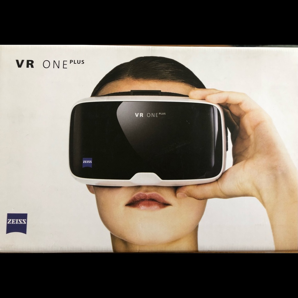 Zeiss VR One Plus Headset w/headset